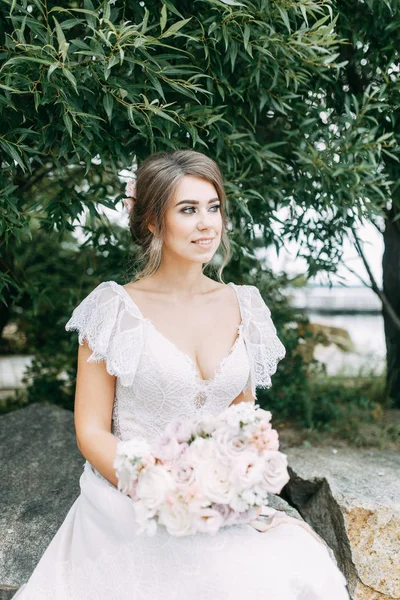 Stilvolle Hochzeit Europäischen Stil Der Natur Glückliche Braut Auf Der — Stockfoto
