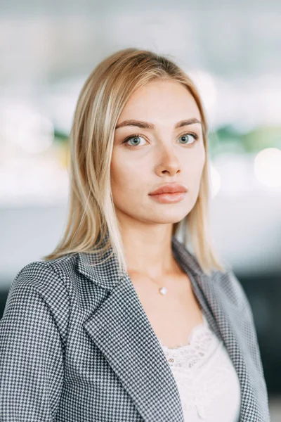 Business Style Situation Bright Office Business Portrait Beautiful Girl Street — Stock Photo, Image
