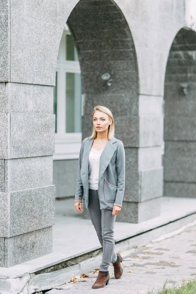 Business Style Situation Bright Office Business Portrait Beautiful Girl Street — ストック写真