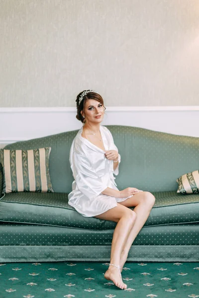 Fille Robe Boudoir Dans Style Européen Mariée Matin Intérieur Studio — Photo