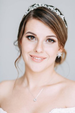  Koridorda Avrupa tarzı şık bir düğün. Oteldeki mutlu gelin..