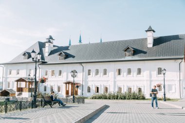 Kazan Kremlin 'in tarihi mimarisi. Cazibeler ve ikonik turistik yerler.
