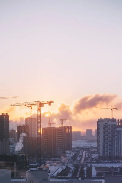 Panorama Construção Pôr Sol Construção Complexo Residencial Com Gruas — Fotografia de Stock