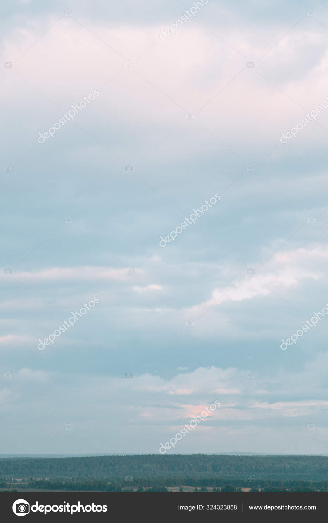 屏幕保护程序和设计背景与教会合影的清晨全景 图库照片 C Pavelvozmischev 屏幕保护程序和设计背景与教会合影的清晨全景 图库照片 C Pavelvozmischev