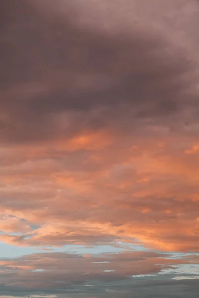 Fondo Uniforme Para Protector Pantalla Nubes Suaves Rosas Azules Atardecer — Foto de Stock