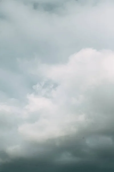 Screensaver Sfondo Progetto Nuvole Cupe Scure Con Pioggia — Foto Stock