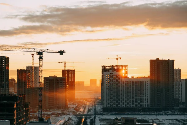 Panorama Construcción Atardecer Construcción Complejo Residencial Con Grúas — Foto de Stock