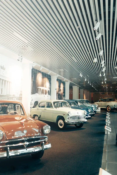 Stands Old Expensive Cars Exhibition Retro Cars Museum 20Th Century — 스톡 사진