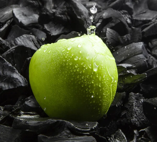 Fresh Fruit Dark Texture Splashes Water Drops Air Green Ripe — Stock Photo, Image