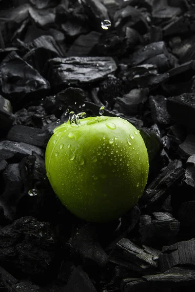 Fresh Fruit Dark Texture Splashes Water Drops Air Green Ripe — Stock Photo, Image