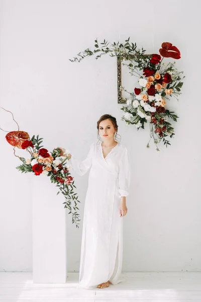 Decoración Boda Roja Rosas Retrato Novia Estilo Las Bellas Artes —  Fotos de Stock