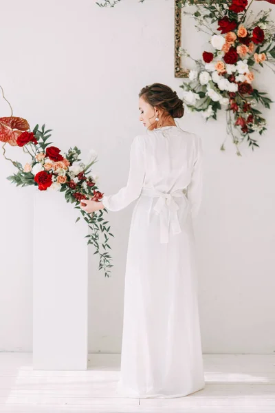 Decoración Ceremonia Con Rosas Rojas Retrato Novia Estilo Las Bellas —  Fotos de Stock