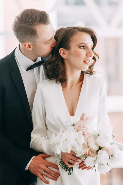 Bride Groom Romantic Photo Shoot Newlyweds Happy Together Stylish Modern — Stock Photo, Image
