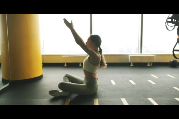 Warm Beautiful Athletic Girl Gym Exercises Sitting Floor Warm Muscles — Stock Video