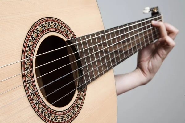 Muziek, gitaar griffin en hand gitaar resonantiebodem — Stockfoto