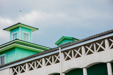 Eski ahşap açılış Sahne Alanı'nın balkon