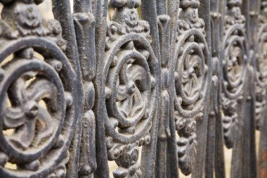 Bir desen ile sahte dökme demir çit