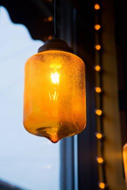 Pencere arka plan üzerinde tasarımcı turuncu cam fayans