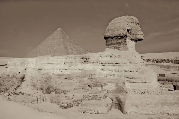 Necropolis. Great Egyptian pyramids in Giza — Stock Photo, Image