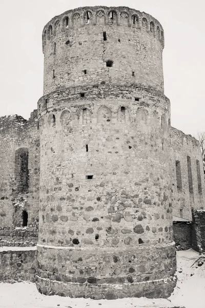 Las ruinas de un castillo medieval — Foto de Stock