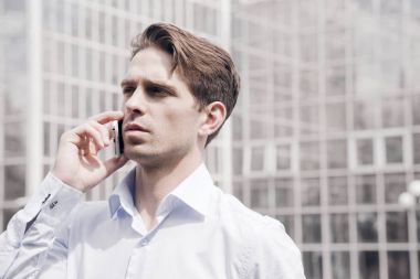 Evet çekici genç bir adam