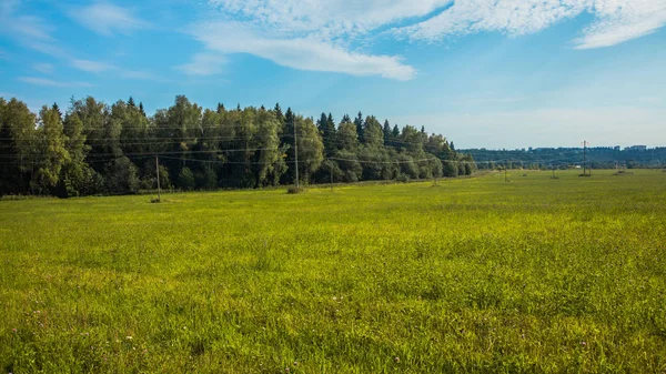 Gökyüzü bulutlu alan