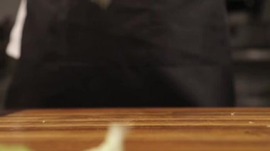 Marul - Marul Yaprakları Tahta Kesme Kurulu 2 'ye Düşüyor