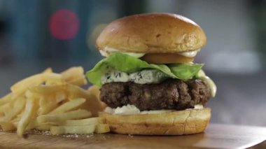 Beef Cheese Burger Görünümü - Kaydırıcı - Sağdan Sola 3