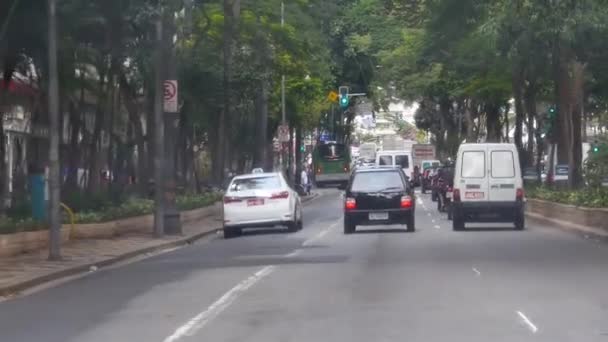 Zusammenstellung Von Straßenaufnahmen Aus Einem Fahrenden Auto — Stockvideo