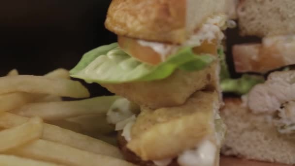 Filet Rybny Burger Plasterkach Wyświetlacz Suwak Lewej Prawej — Wideo stockowe
