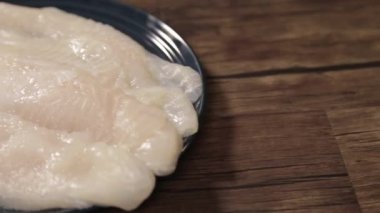 Tabakta Balık filetosu - Pan - Sağdan Sola