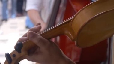 Keman çalan adam - Kapatın