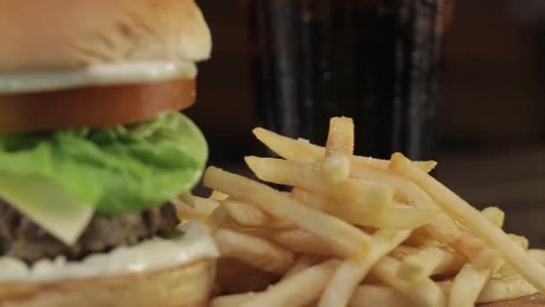 Lamb Cheese Burger French Fries Display Slider Moving Away Reveal — Stock Video