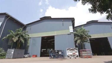 Mavi Gri Fabrika Depoları - Pan - Sağdan Sola