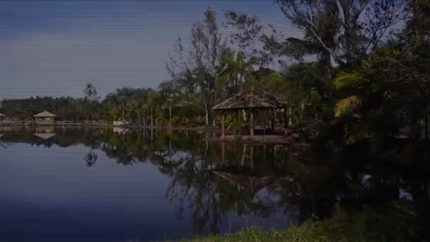 Rafraîchissement Kiosque Dans Beau Lac Pan Droite Gauche — Video