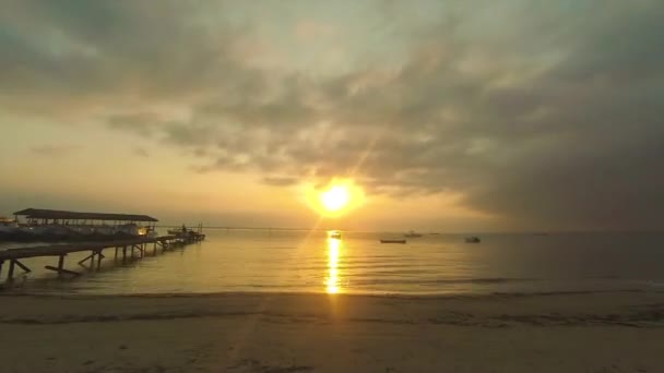 Ξύλινη Προβλήτα Στο Νησί Μέλι Sunset Timelapse — Αρχείο Βίντεο