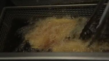 Balık filetosu kızartılıyor - 4 numarayı kapat