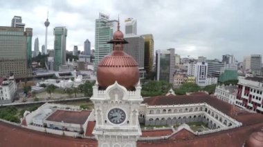 Kuala Lumpur - Malezya - Merdeka Meydanı - Ön Açı - Soldan Sağa Taşıma