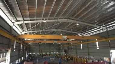 Sarı Turna ve Kırmızı Trollü Depo