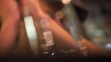 Barmen Titreşici 'yi Sallıyor - Soyut