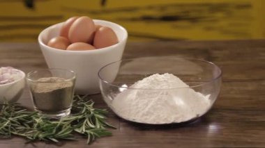 Biftek Patty Masa İçindekiler Kaydırıcı Sağdan Sola