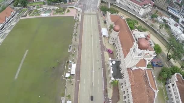 クアラルンプール マレーシア メルデカ広場 移動距離 大きな緑の遊び場とメルデカ広場の空中ビュー — ストック動画