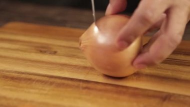 Beyaz Soğanlar - Bıçakla Beyaz Soğan Kesmek - Ön Açı