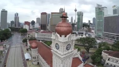 Kuala Lumpur - Malezya - Merdeka Meydanı - Soldan Sağa 2 Taşıma