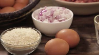 Biftek Patty Biftek İçindekiler Masa Kapanışı - Kaydırıcı - Sağdan Sola 3