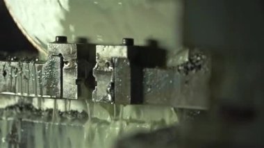 Mühendislik, Beyaz Sıvı ile Kesme Makineleri Sağdan Sola Kaydırıcı