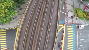 Kuala Lumpur - Malezya - MERDEKA SQUARE: Üst Görünüm - Yol ve LRT İzleri - Şehir Manzaraları