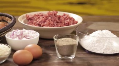 Kıyma - Beyaz Kasede Kıyma - Kaydırıcı - Sağdan Sola 2