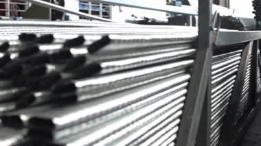 İnşaat Destek Ürünleri Yığını - Pan - Sağdan Sola