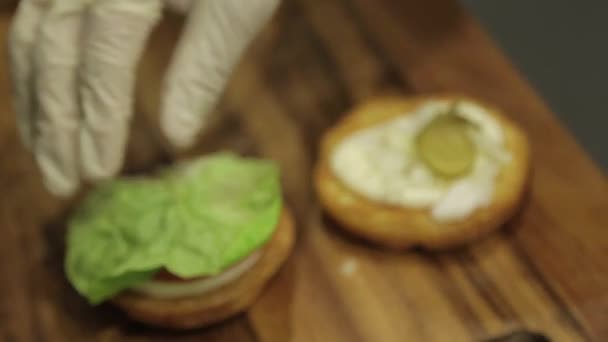 Burger Filet Poisson Mettre Laitue — Video